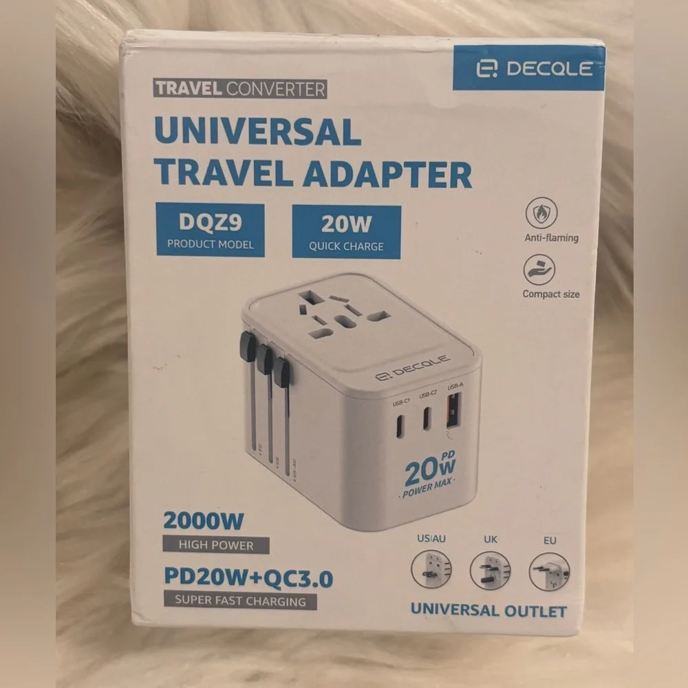 Decole Universal Travel Adapter